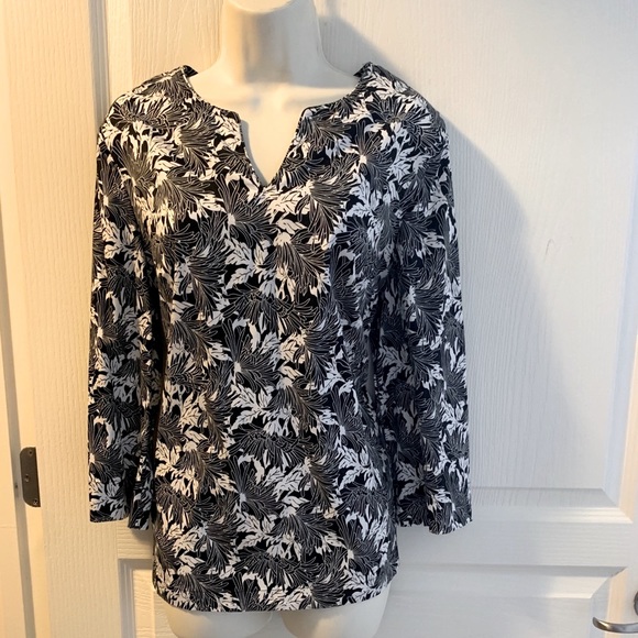 Talbots Tops - Talbot top with floral prints